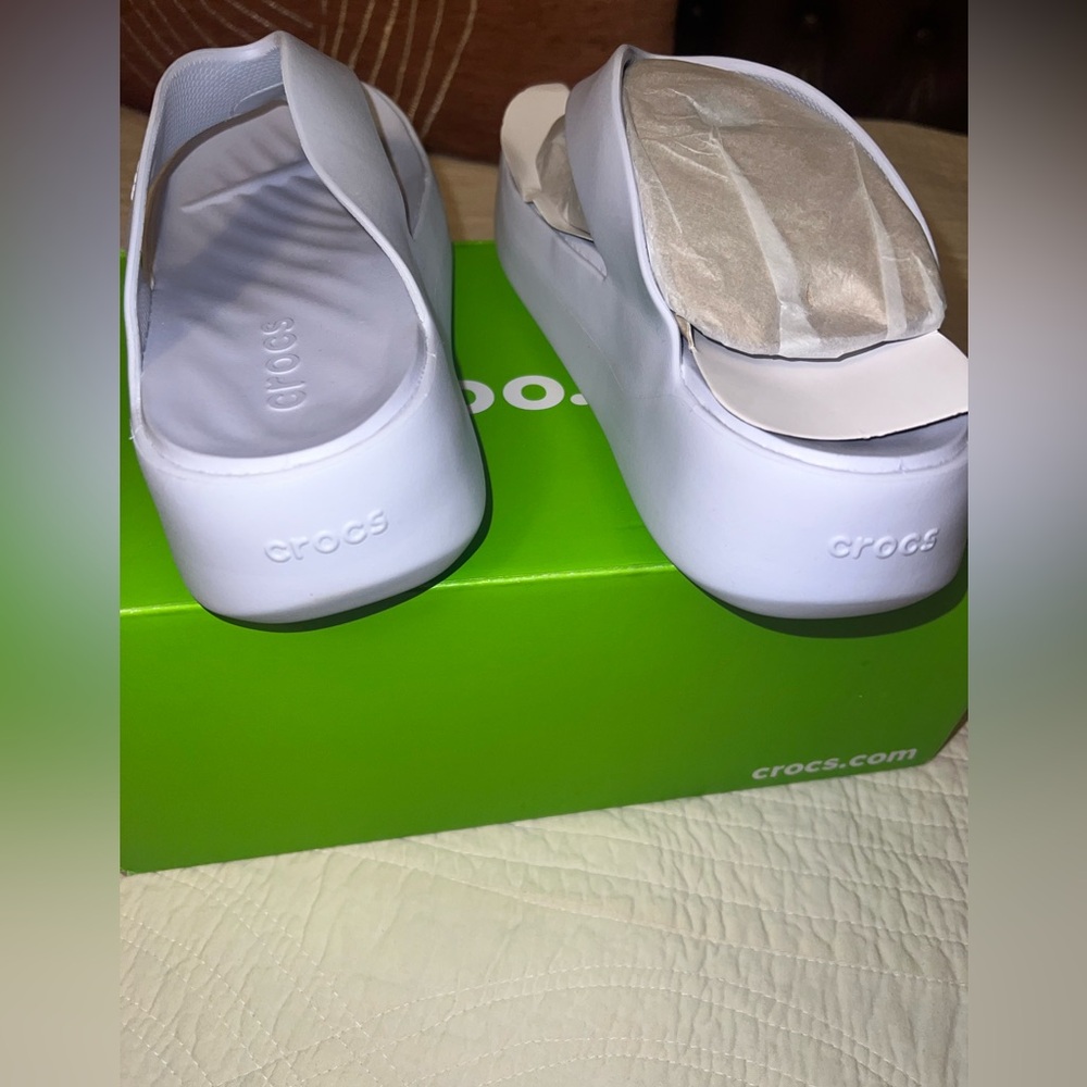 NIB CROCS Platform Sandals - Picture 6 of 7